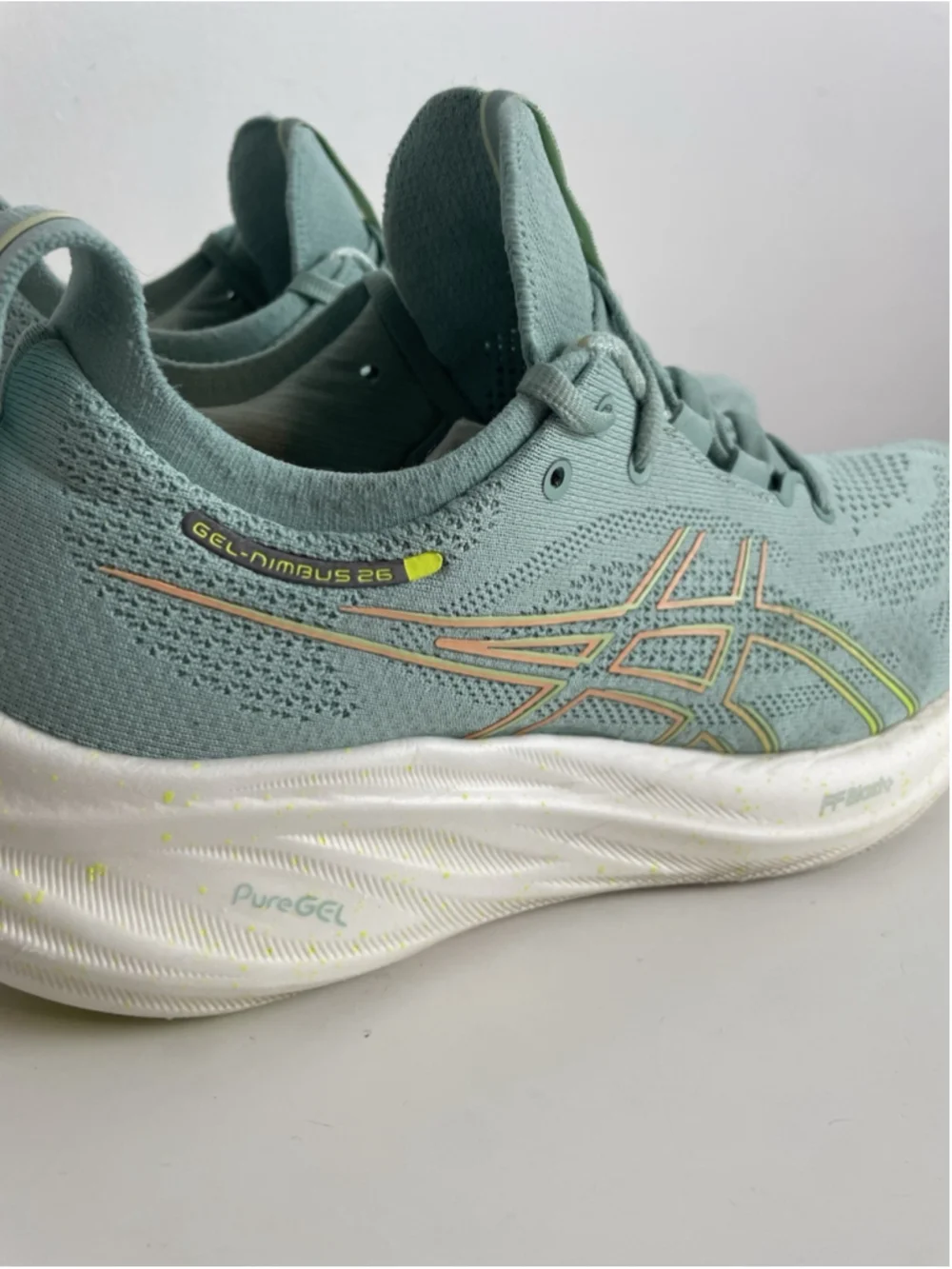 Asics Gel-Nimbus 26 Womens Size 10.5 Light Celadon Running Shoes Sneakers